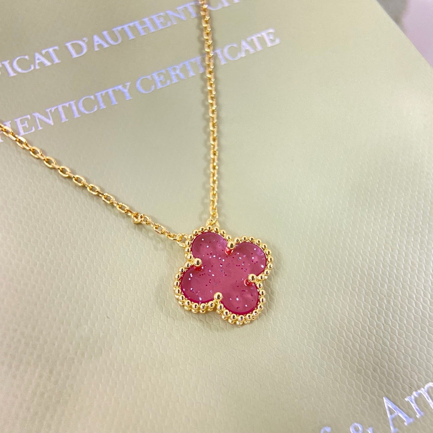 [Liorra Jewelry]15MM BUBBLE PINK ENAMEL SINGLE-FLOWER FOUR-LEAF CLOVER NECKLACE