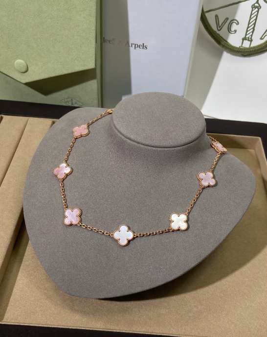 [Glimmer Jewellery] Pink Necklace with Ten Clover Designs