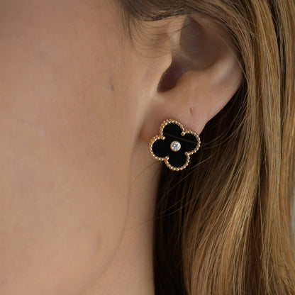 [Glimmer]CLOVER MEDIUM 1 MOTIFS ONYX DIAMOND EARRINGS