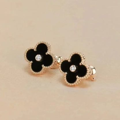 [Glimmer]CLOVER MEDIUM 1 MOTIFS ONYX DIAMOND EARRINGS