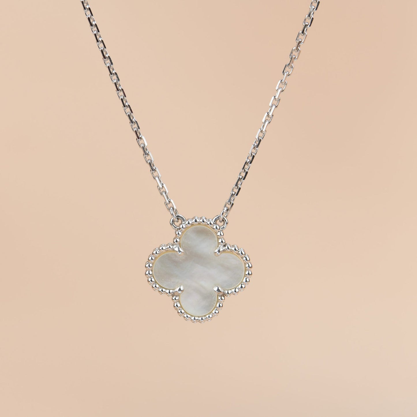 [Glimmer]CLOVER  15MM WHITE MOTHER-OF-PEARL SILVER