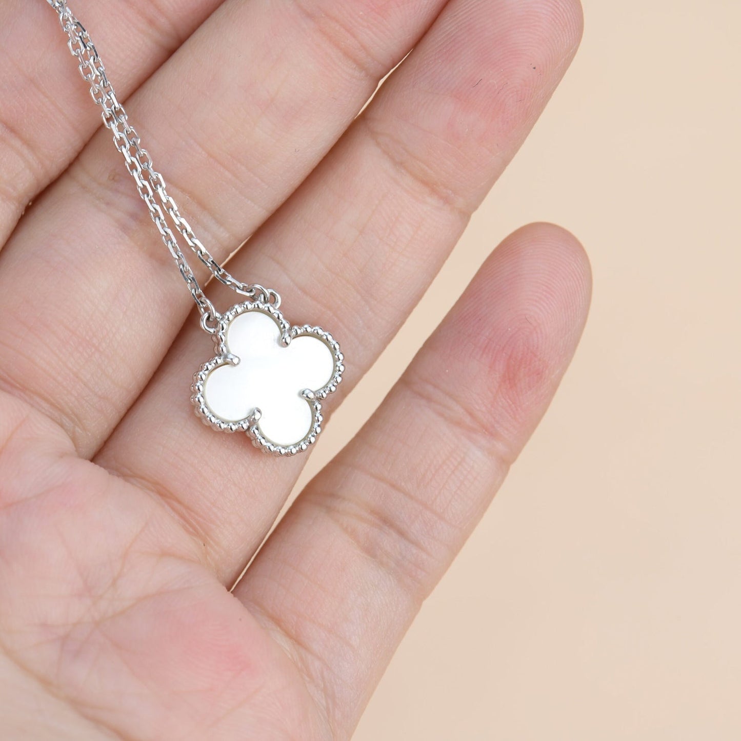 [Glimmer]CLOVER  15MM WHITE MOTHER-OF-PEARL SILVER