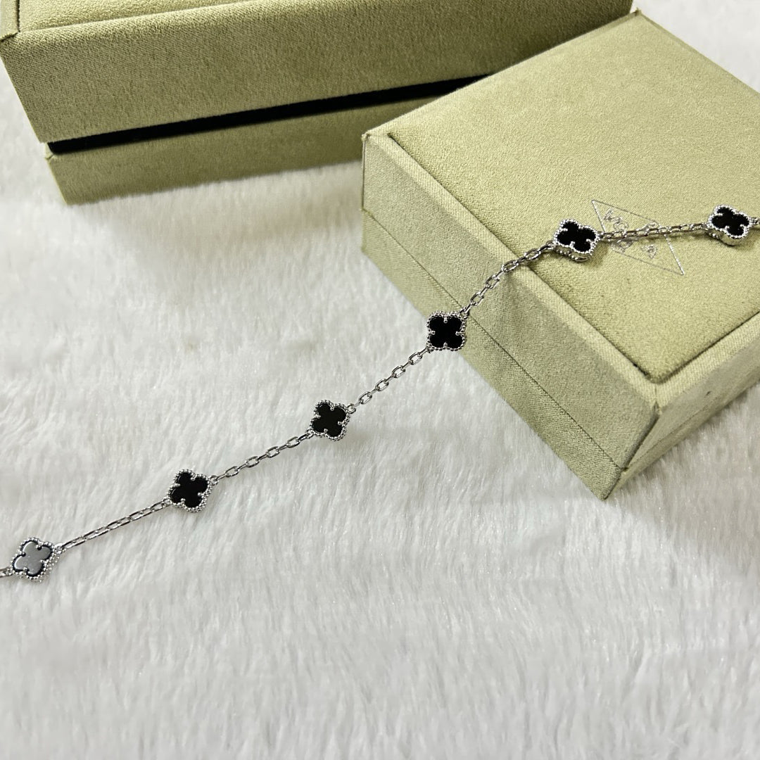 [Glimmer]CLOVER 6 MOTIF  ONYXS BRACELET-w