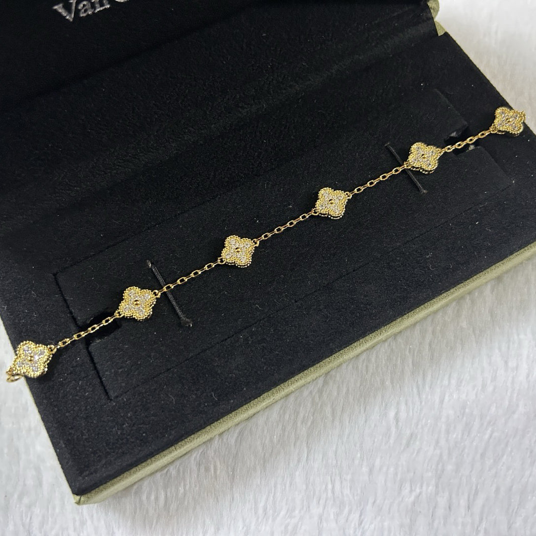 [Glimmer]CLOVER 6 MOTIF DIAMOND BRACELET