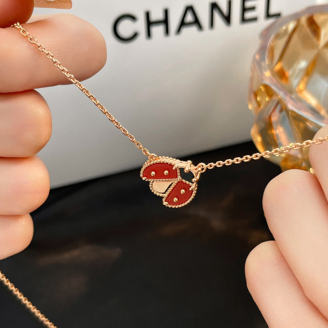 [Glimmer]LUCKY  CARNELIANS LADYBUG NECKLACE