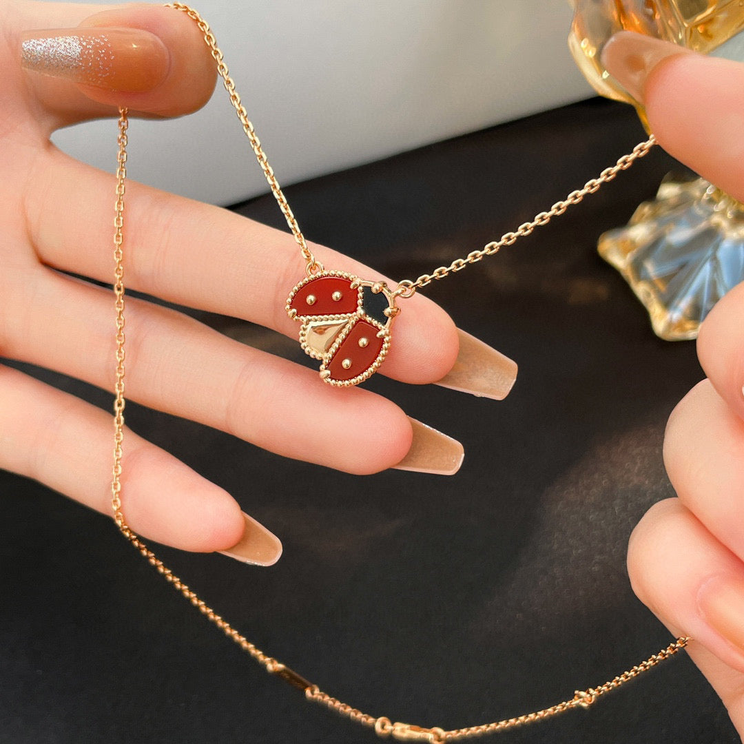 [Glimmer]LUCKY  CARNELIANS LADYBUG NECKLACE