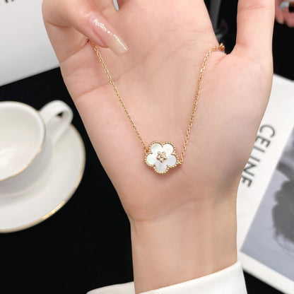 [Glimmer]LUCKY  WHITE MOP  PLUM BLOSSOM NECKLACE