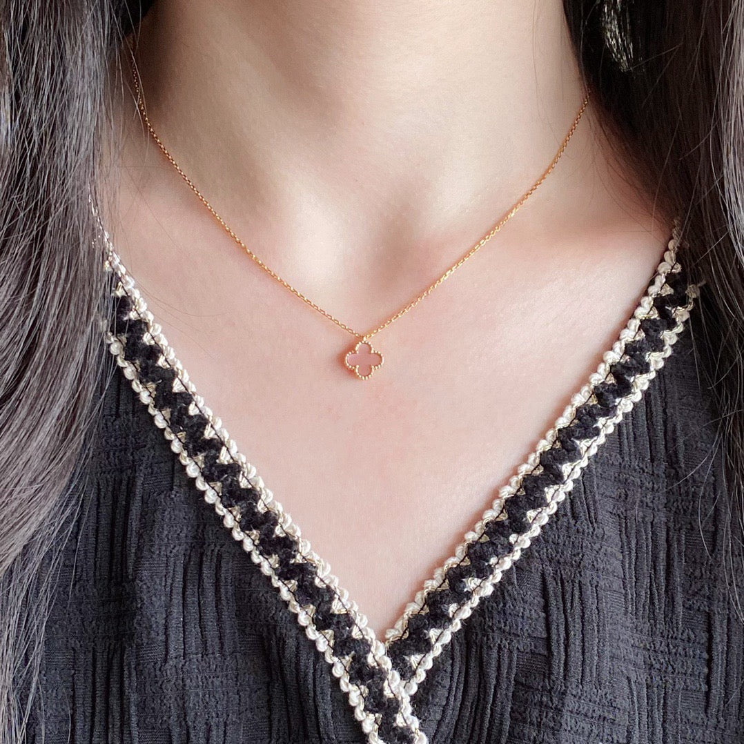 [Glimmer]CLOVER 15MM PINK MOTHER-OF-PEARL SINGLE FLOWER NECKLACE