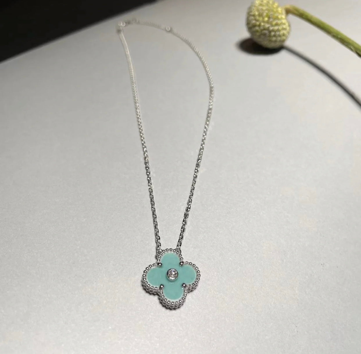 [Glimmer]CLOVER 1 DIAMOND LIGHT BLUE SILVER NECKLACE