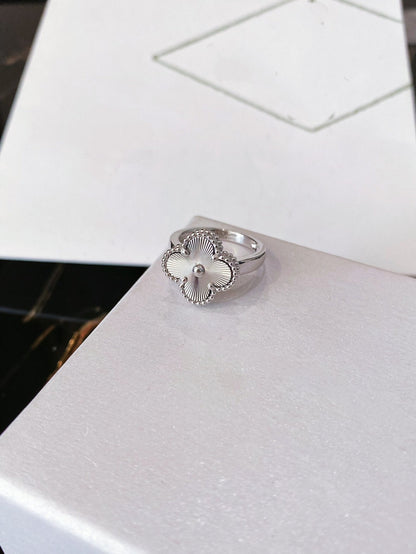 [Glimmer]CLOVER SILVER RING