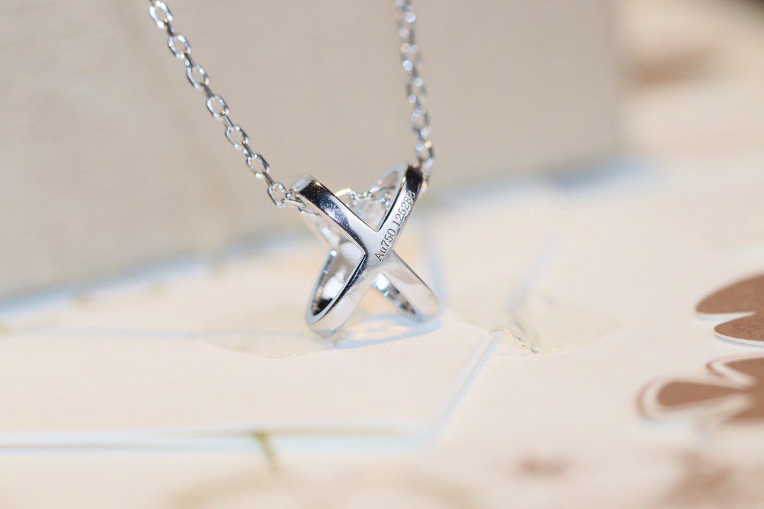 [Glimmer]JEUX DE DIAMOND NECKLACE