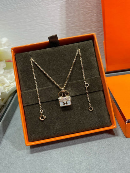 [Glimmer]H CIRCE MOISSANITE PENDANT NECKLACE GOLD