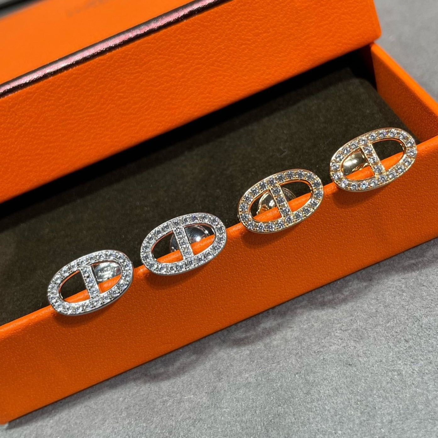 [Glimmer]HM FULL DIAMOND PIG NOSE STUD EARRINGS