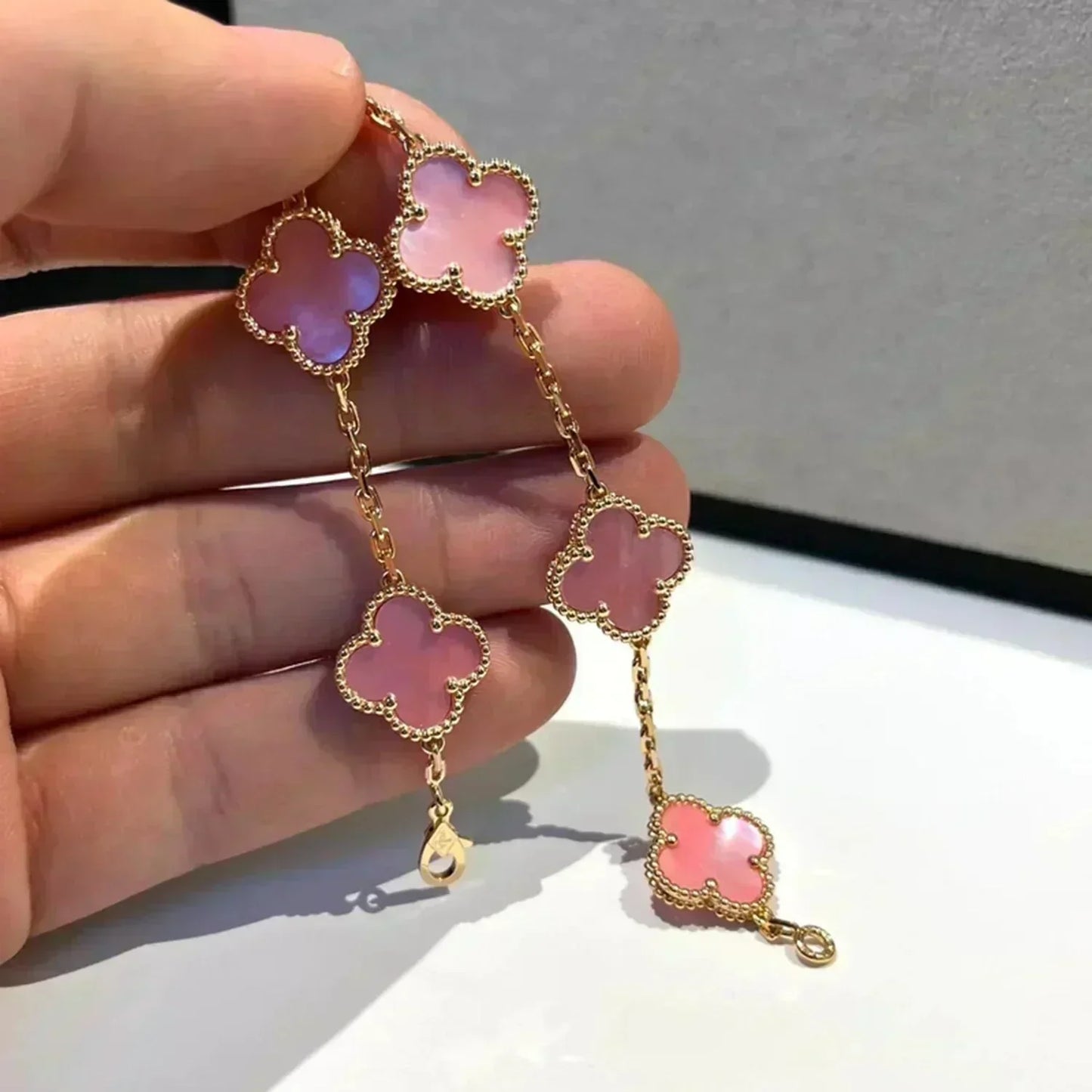 [Glimmer] CLOVER 5 MOTIFS ピンクMOPブレスレットコレクション