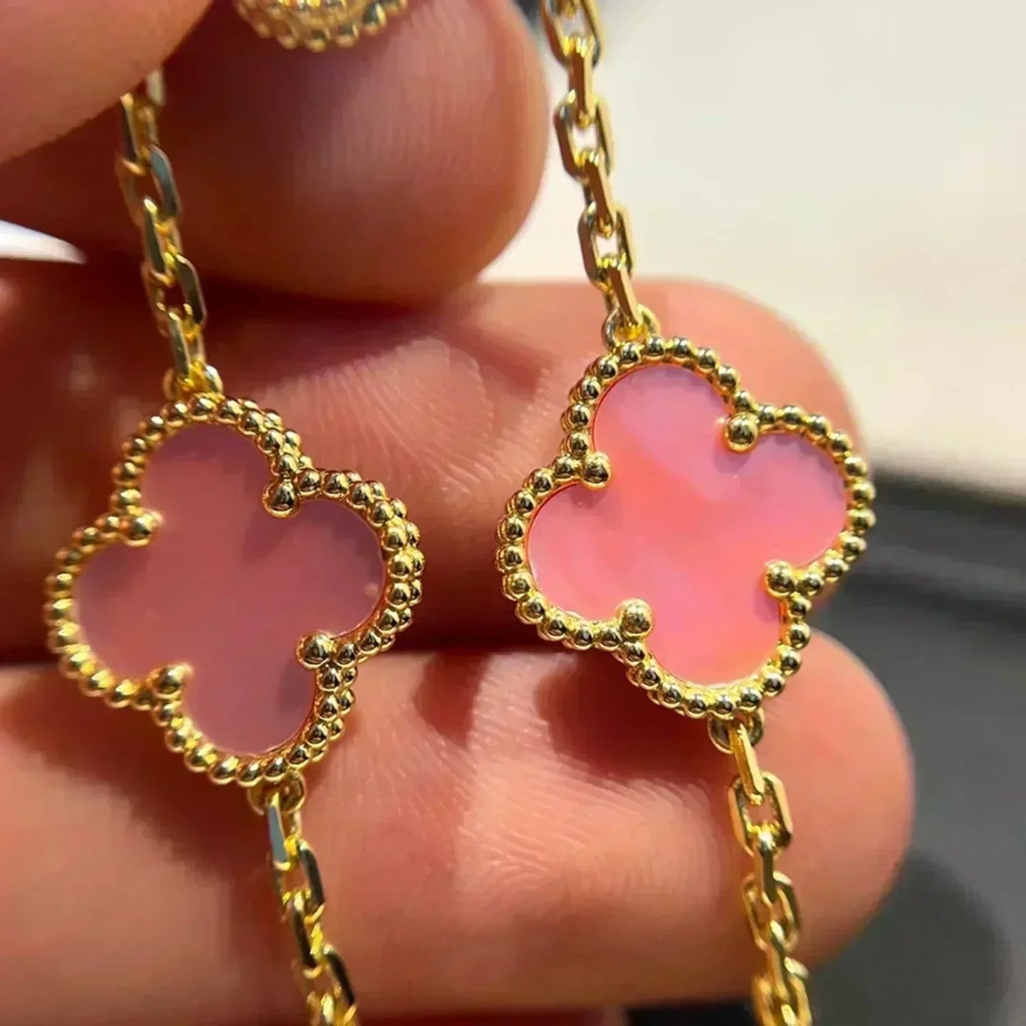 [Glimmer] CLOVER 5 MOTIFS ピンクMOPブレスレットコレクション