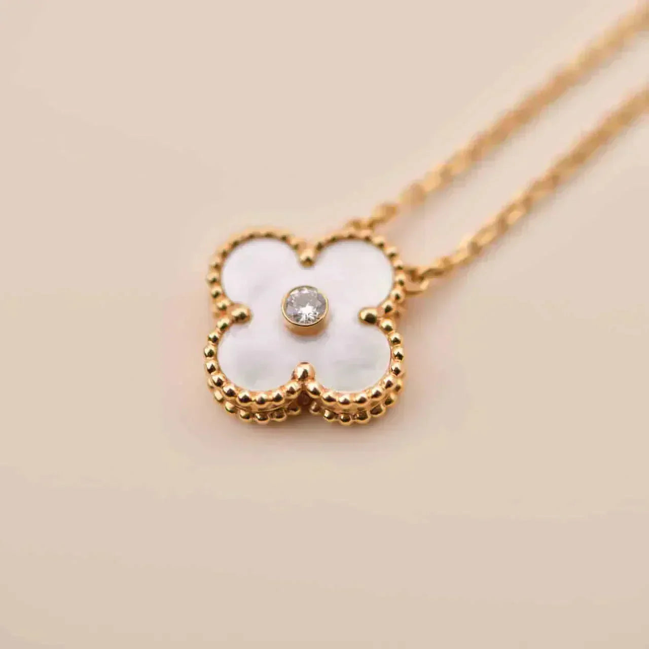 [Glimmer]CLOVER 15MM DIAMOND WHITE FRITILLARIA NECKLACE