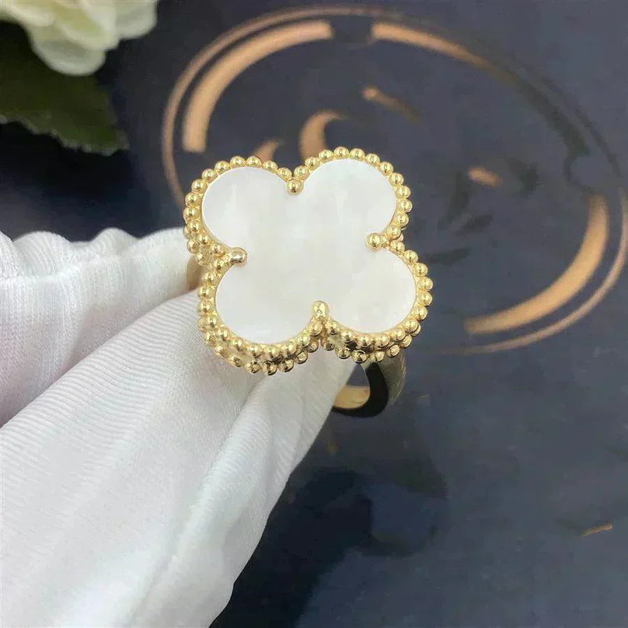 [Glimmer]CLOVER WHITE MOP RING