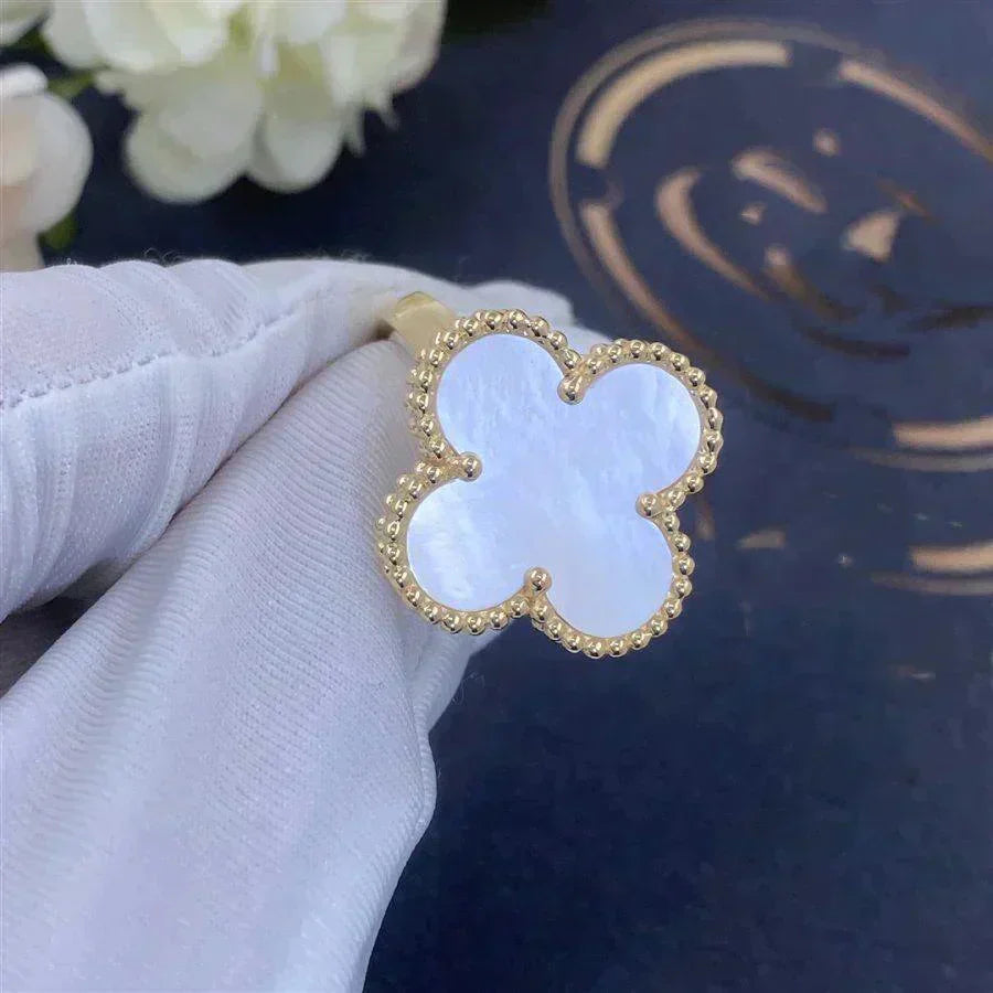[Glimmer]CLOVER WHITE MOP RING