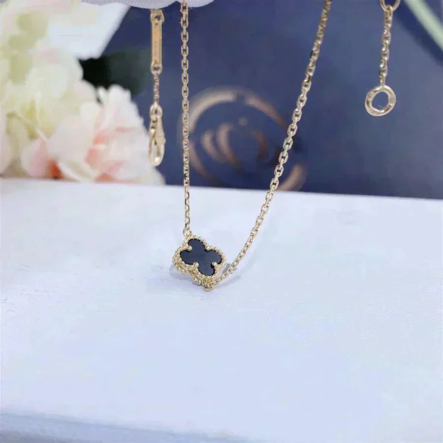 [Glimmer]CLOVER ONYX SINGLE FLOWER BRACELET