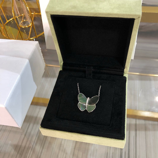 [Glimmer]LARGE BUTTERFLY SILVER PENDANT DIAMOND NECKLACE