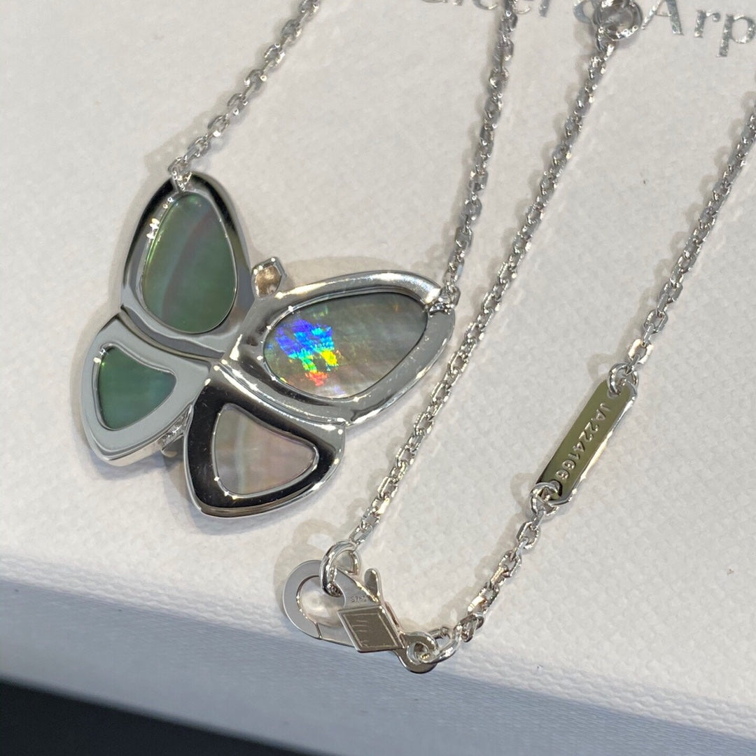[Glimmer]LARGE BUTTERFLY SILVER PENDANT DIAMOND NECKLACE