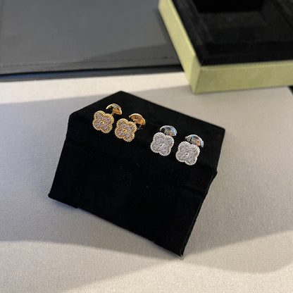 [Glimmer]CLOVER MINI DIAMOND STUD EARRINGS